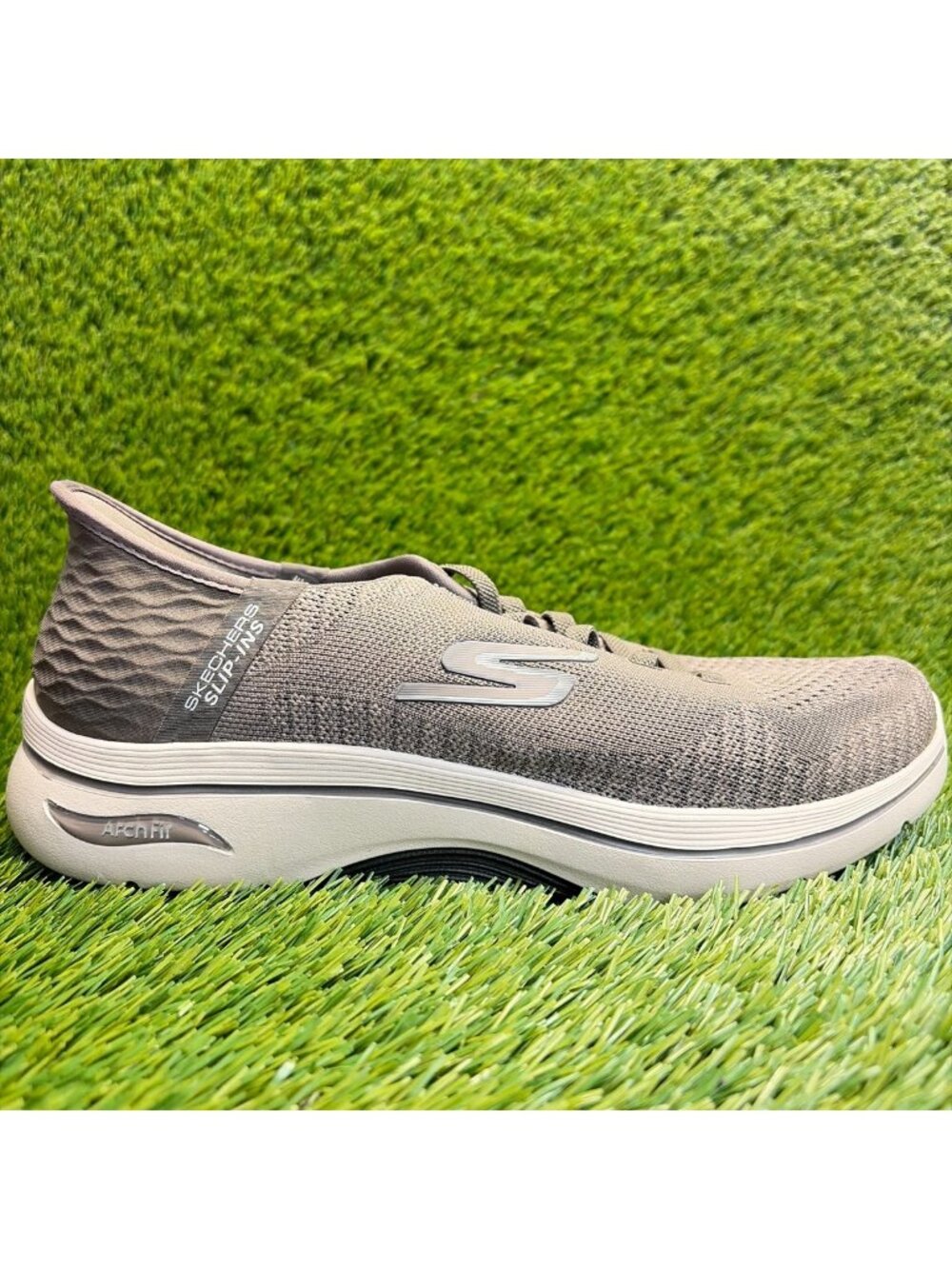 Skechers Arch Fit 2.0 Grand Select 2 Men Size 8.5EE Taupe Running Shoes Sneakers